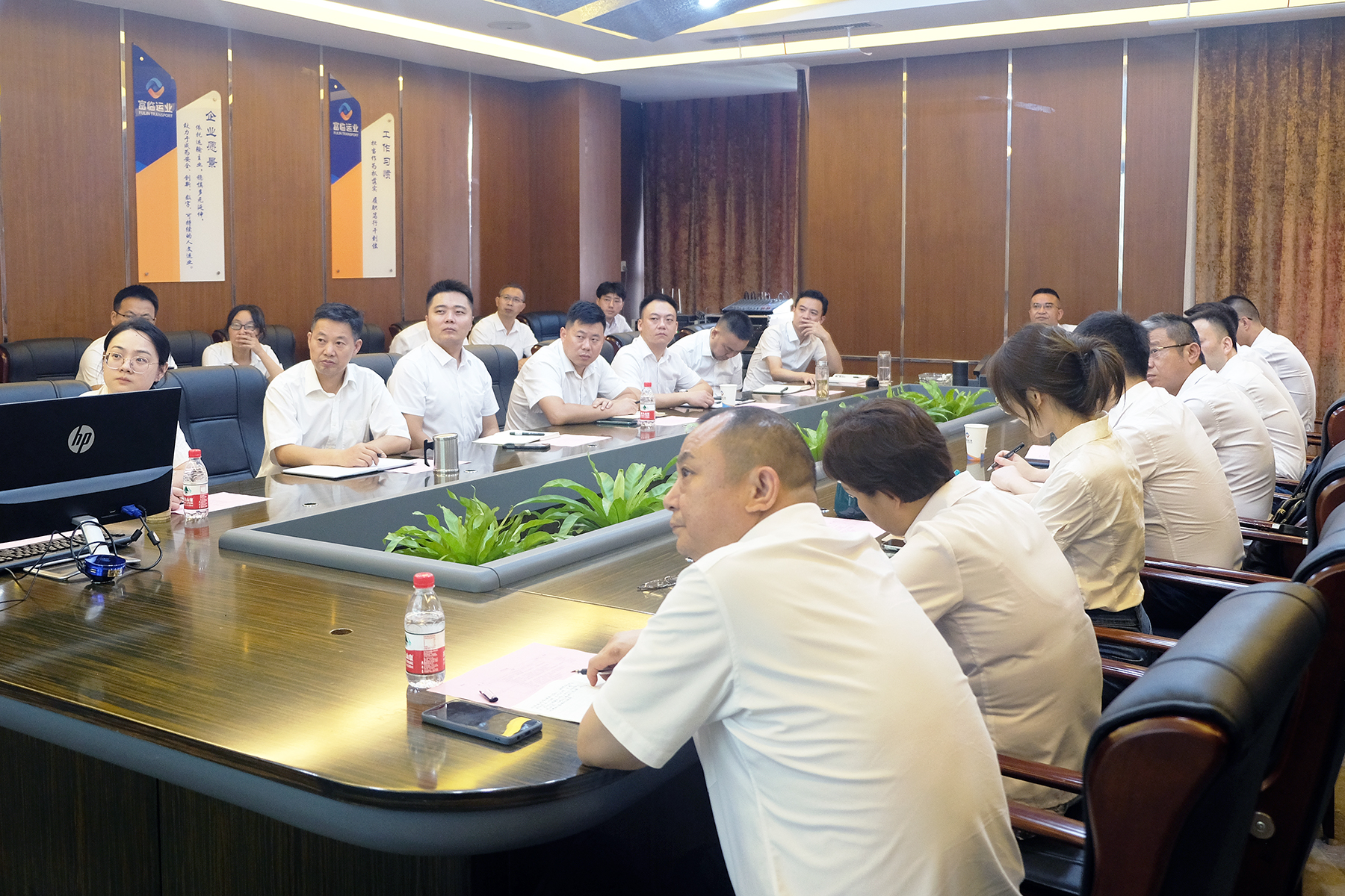 �ڲ�888����Ϊ���ٷ���վ��ҵ����عɹɶ����漯��8�·��ֳ��Ӳ쾫�����참��������