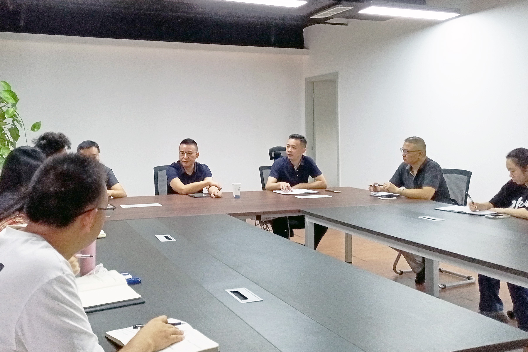 �ڲ�888����Ϊ���ٷ���վ��ҵ��˾����������ͮ����ó��˾���ָ������