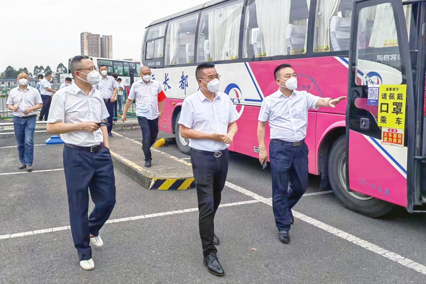 ս����  ������  ������