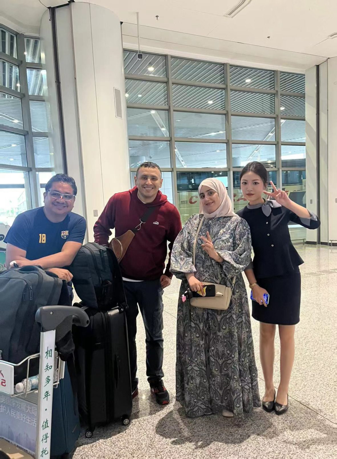 �츮�л���ר�ߣ�׿Խ������רҵ�������������Ӵ����������